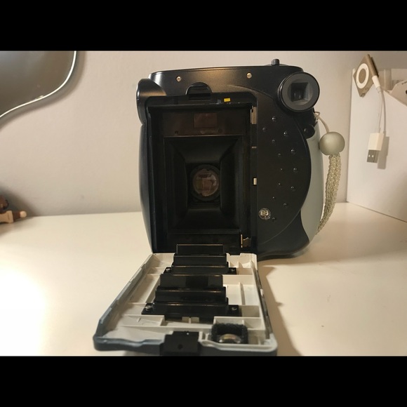 Black Polaroid camera - Picture 4 of 6